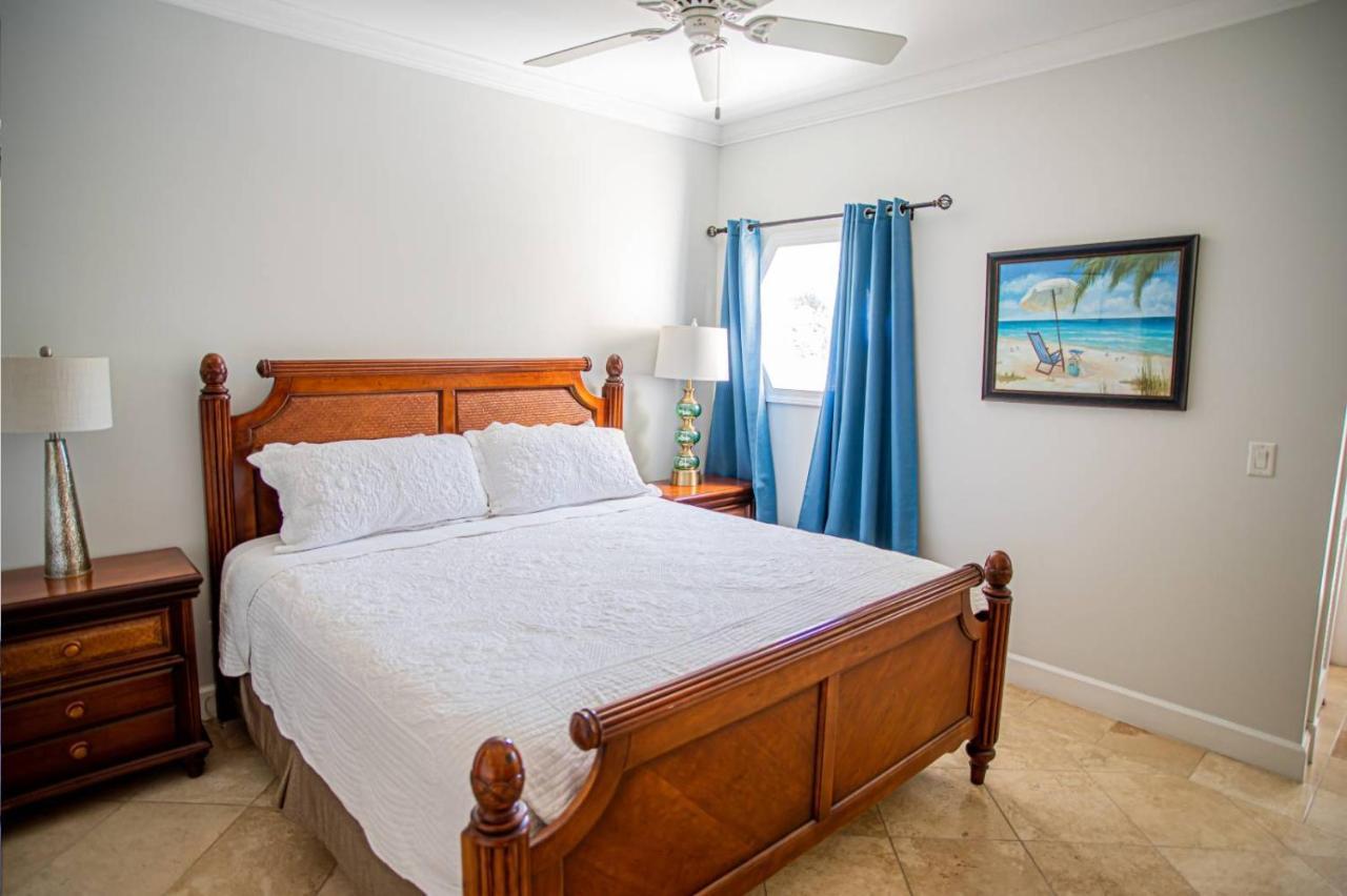 Villa Renaissance Unit 205 Grace Bay Beach Екстер'єр фото